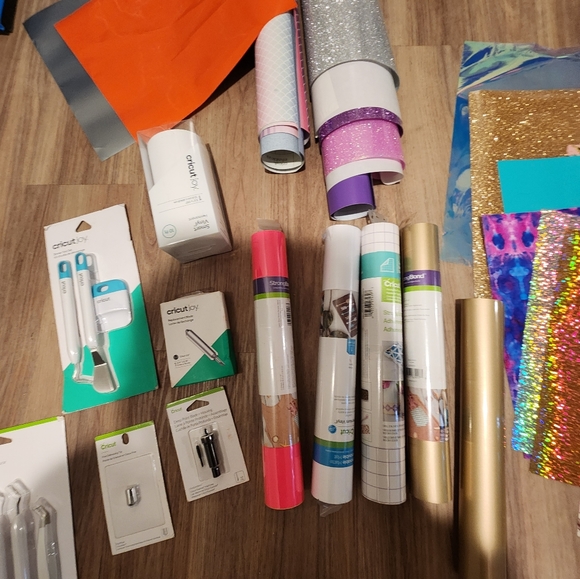 Circut bundle - Picture 5 of 12